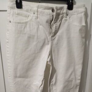 Chico's Girlfriend White Crop Capri Pants